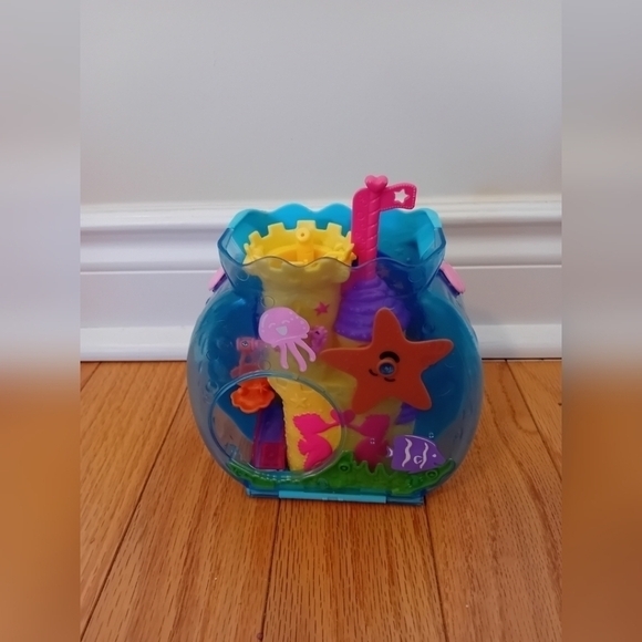 Mattel Polly Pocket Bubble Aquarium Underwater Mermaid Playset Blows Bubbles - Picture 2 of 10